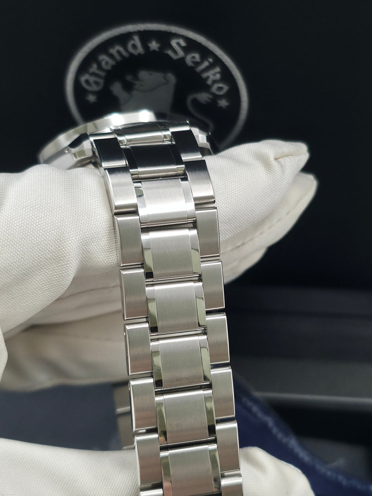 Grand Seiko SBGJ253G SBGA403G