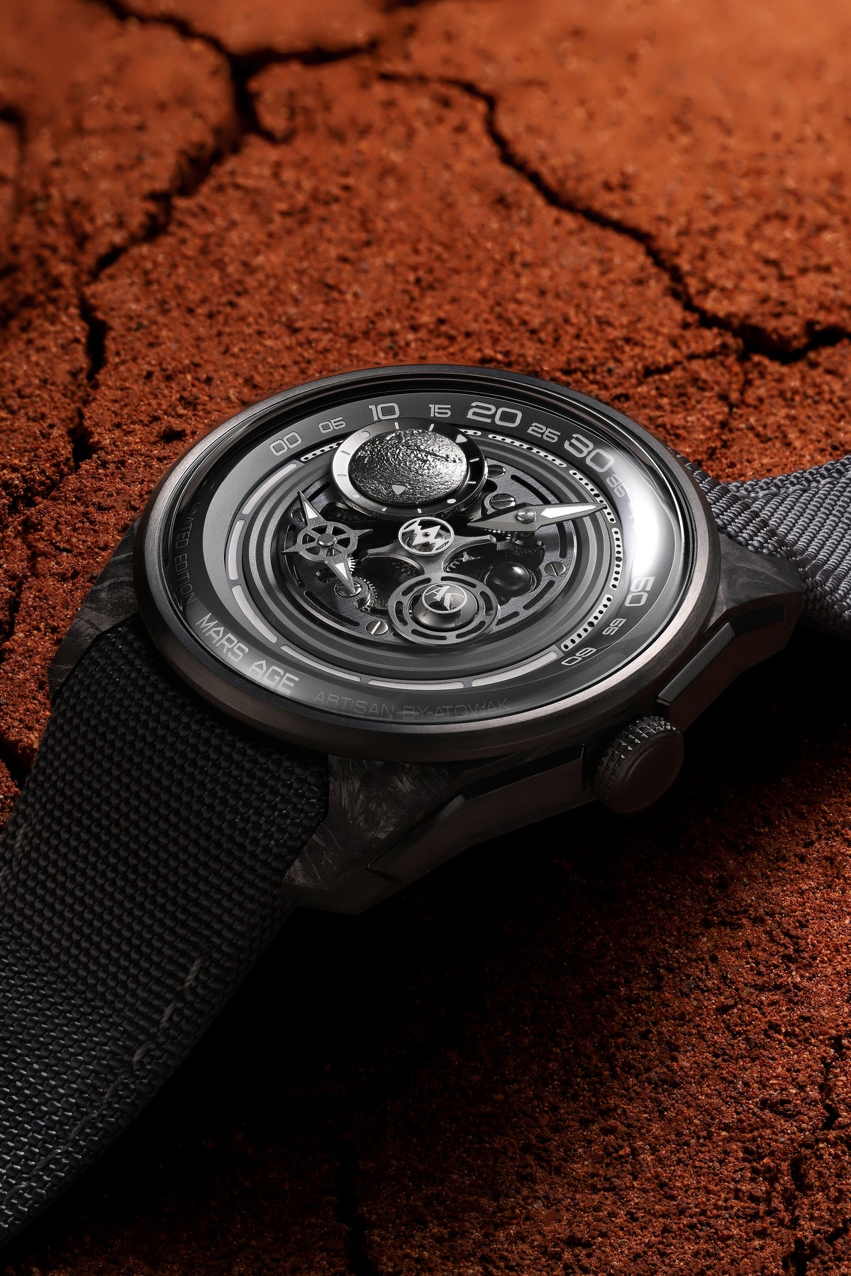 ATOWAK Mars Age Origin Grey - campaign image