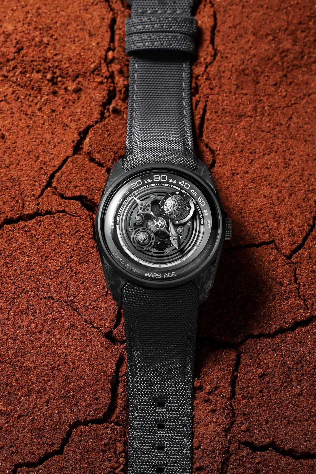 ATOWAK Mars Age Origin Grey - campaign visual